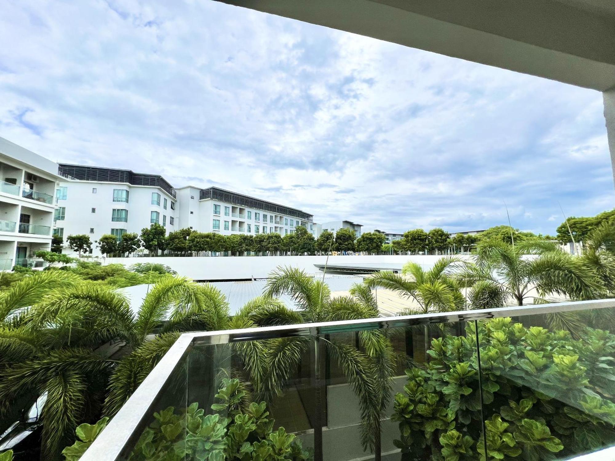 Margo Istay - The Loft Imago Kota Kinabalu Exterior foto